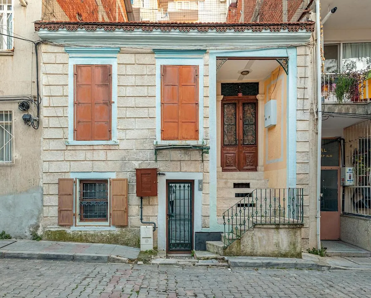 3Min To The Historical Elevator,Quiet And Peaceful Apartment Izmir